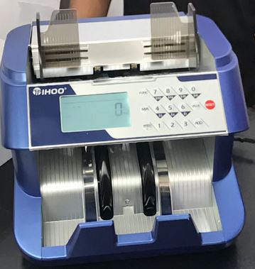 CONTADORA - DETECTORA DE BILLETES T1000. PANTALLA LCD. CUENTA MAS DE 1000 BILLETES POR MINUTO, UV/MG/IR/DD/DBL/HLF/CHN, BANDEJA DE ENTRADA DE 500 BILLETES. MARCA IHOO