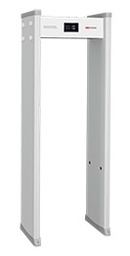 [ISD-SMG1118L] DETECTOR DE METAL | CAPACIDAD DE DETECTAR METALES FERROSOS Y NO FERROSOS | TAMAÑO MÍNIMO DE DETECCIÓN EQUIVALENTE A UNA MONEDA | 18 ZONAS DE DETECCIÓN | PROTECCIÓN IP41 | PANTALLA LCD DE 7” | ALARMA VISUAL Y AUDITIVA INCORPORADA | 2 GRUPOS DE IR | MARCA HIKVISION